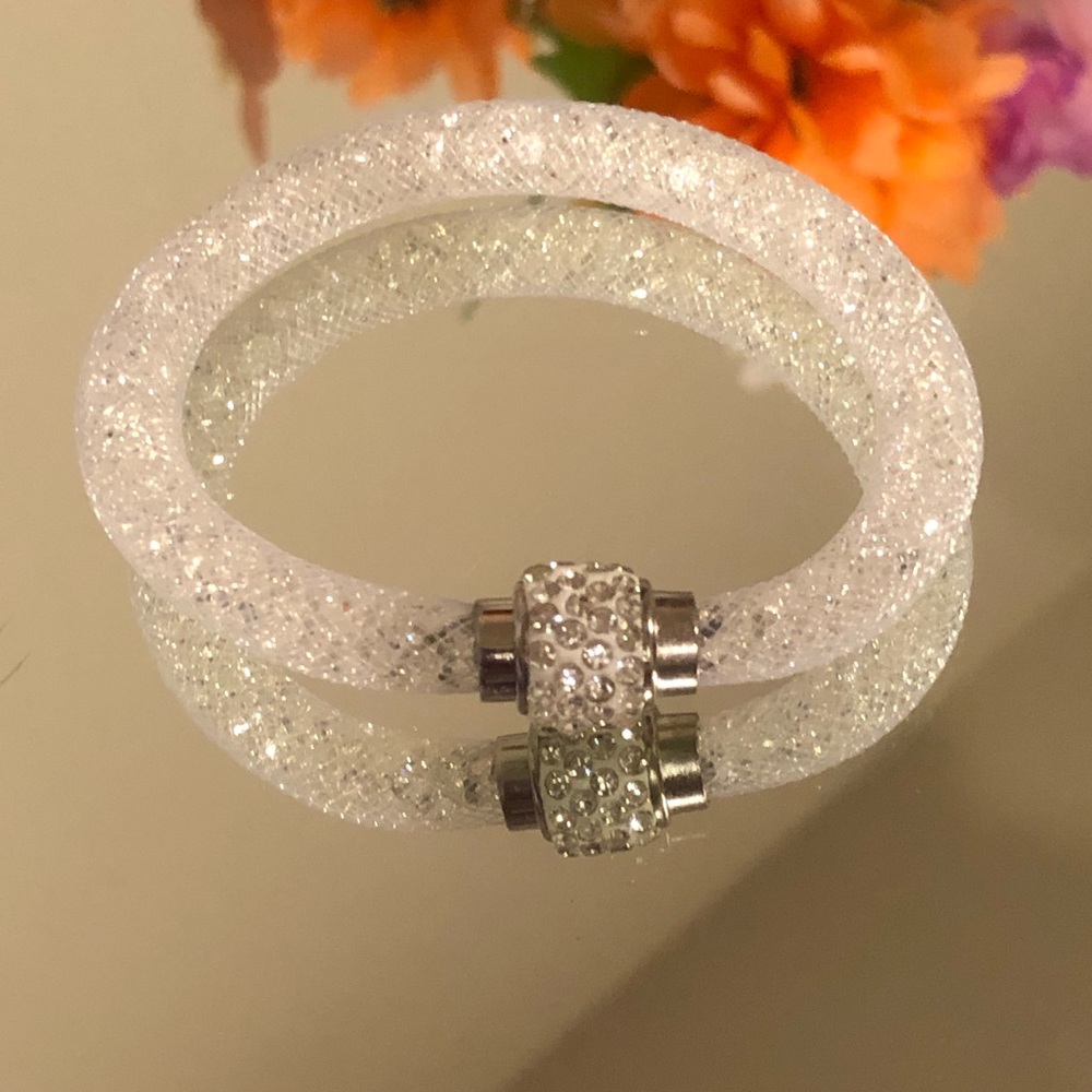 White Rhinestone Crystal Mesh Magnetic Bracelet - Picture 2 of 3